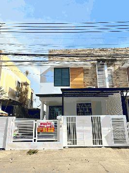 ขายบ้าน Renovate สภาพนางฟ้า หมู่บ้านร็อคการ์เด้น-สุวรรณภูมิ ใกล้สนามบินสุวรรณภูมิ